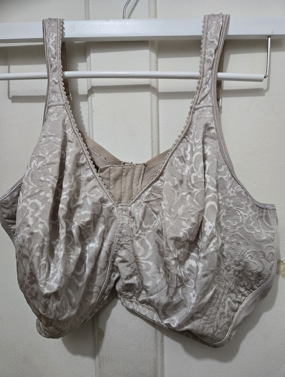 Set -Playtex Beige & Black Bra #4745 18 Hour Lift & Support Wireless size 46DDD